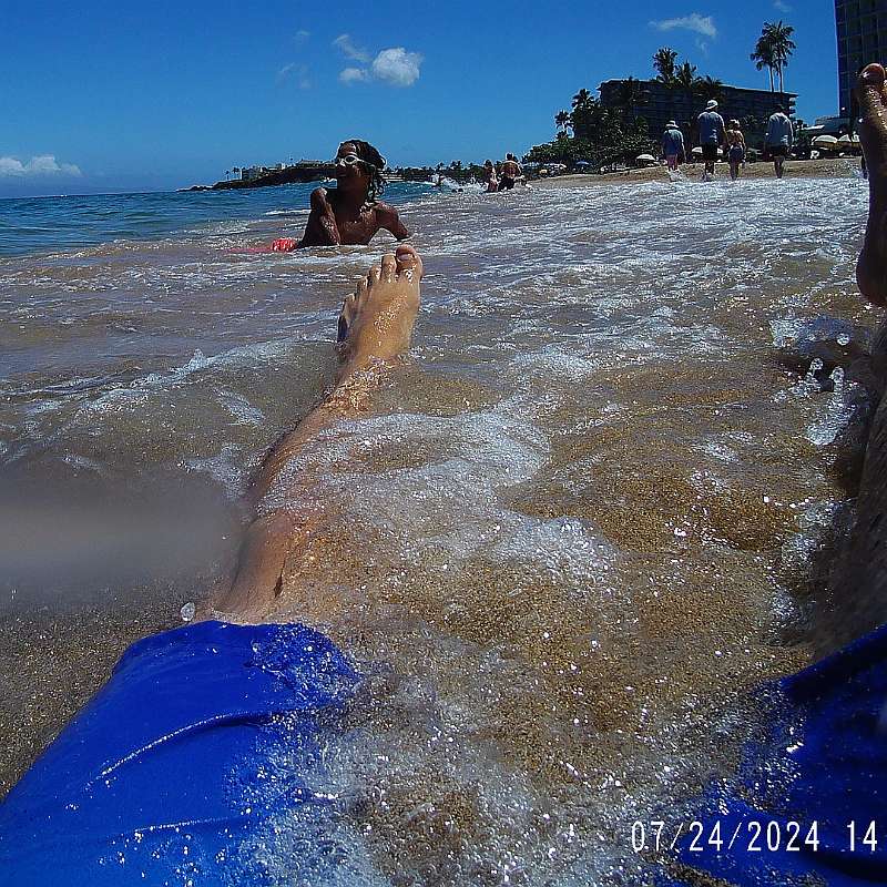 27: 2024-underwater_maui-0724_1405-79