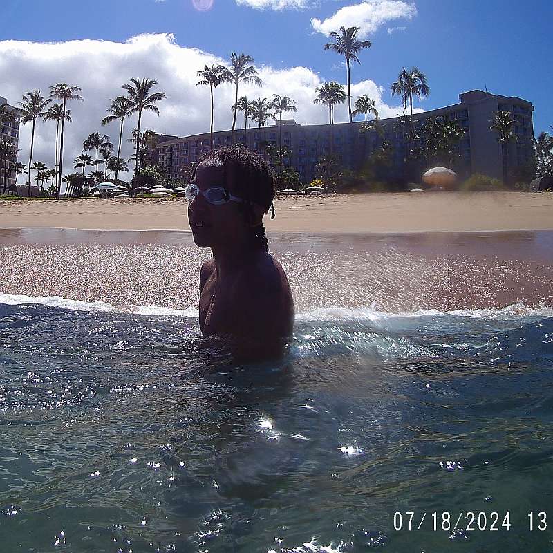 12: 2024-underwater_maui-0718_1321-5