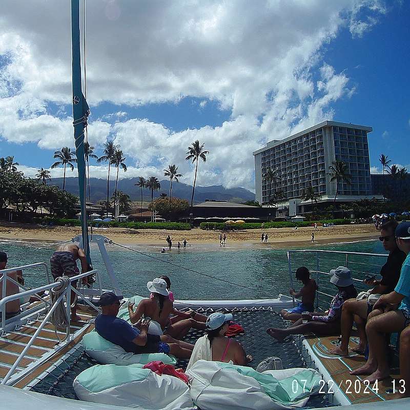 53: 2024-underwater_maui-0722_1328-75